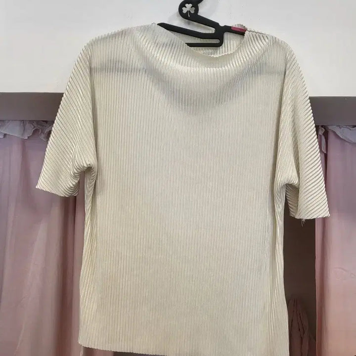 [BUNJANG] Pleated Short Sleeve T-Shirt / 플맃여성반팔