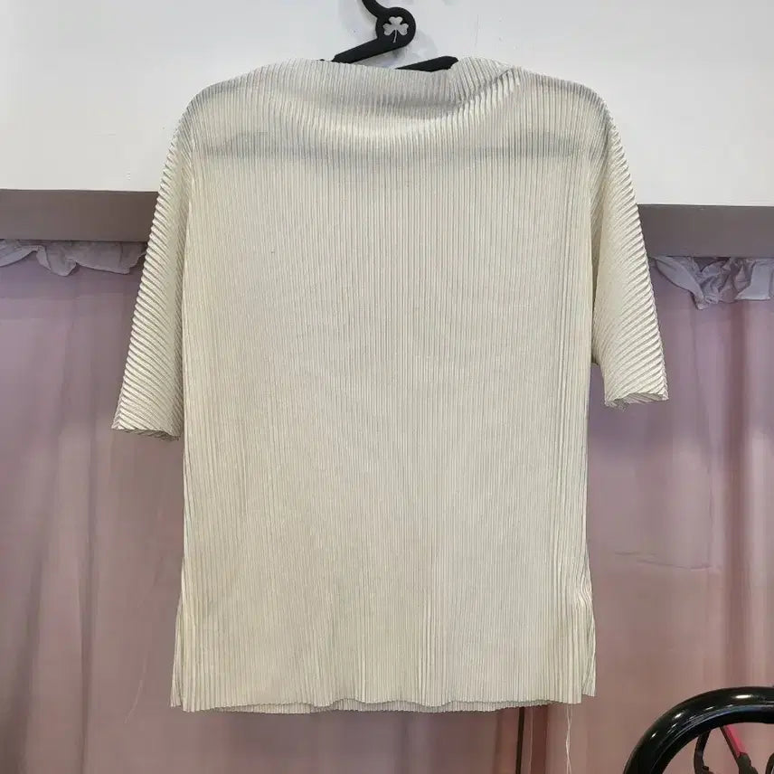 [BUNJANG] Pleated Short Sleeve T-Shirt / 플맃여성반팔