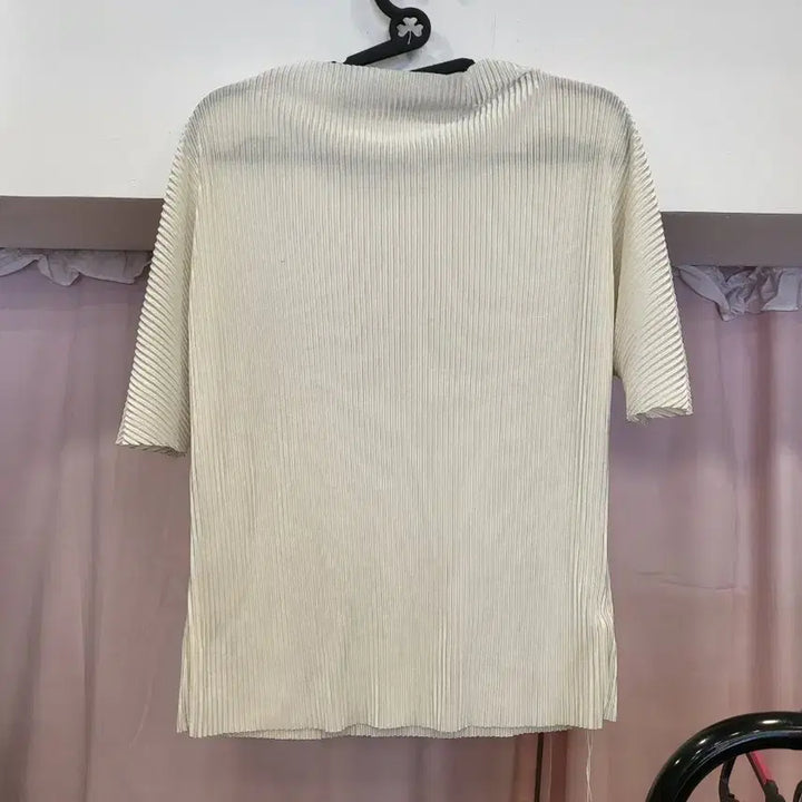 [BUNJANG] Pleated Short Sleeve T-Shirt / 플맃여성반팔