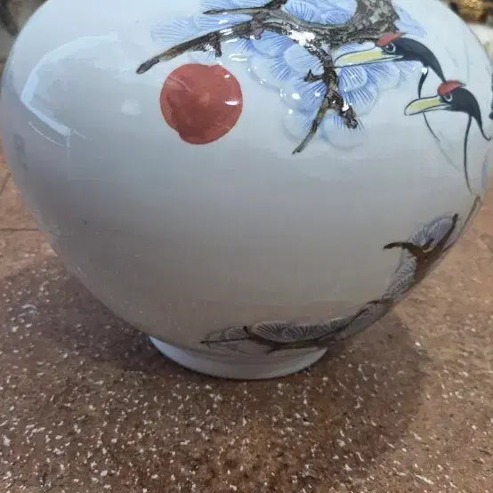 [SOLD OUT] 수곡 조흥민 선생 백자 두루미 문양 도자기