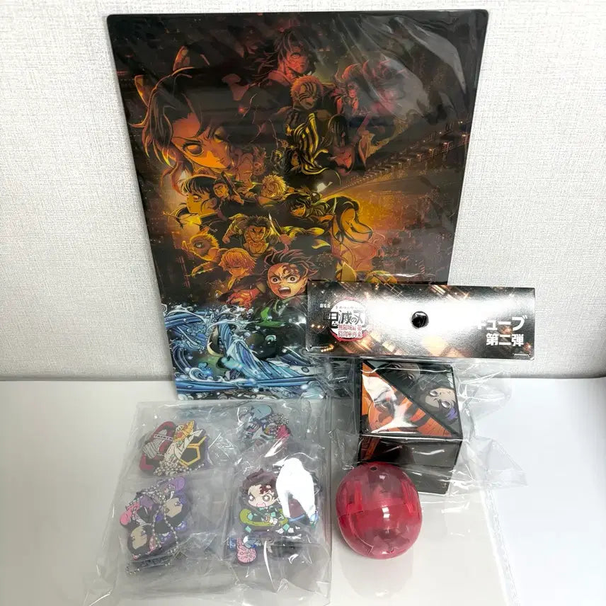 [BUNJANG] Demon Slayer: Mugen Train Arc Acrylic Standee Charm Giyu Figure / 귀멸의 칼날 무한성편 받침 러버마스코트 키링 가챠 기유 피규어 큐브