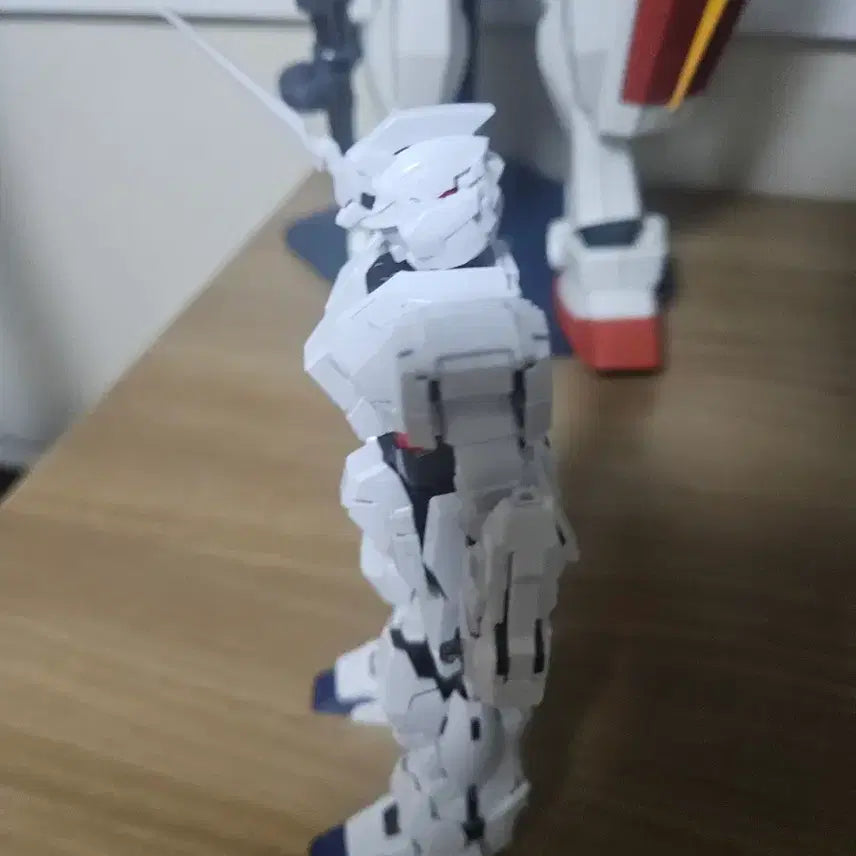 [SOLD OUT] [MG] 유니콘 건담 영상판 조립품 프라모델 (박스O)