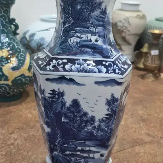 [SOLD OUT] 대청강희년제 청화백자 산수화 팔각 도자기
