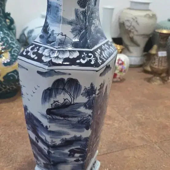 [SOLD OUT] 대청강희년제 청화백자 산수화 팔각 도자기