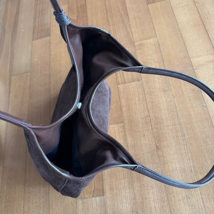 [BUNJANG] Suede Shoulder Bag Brown / 스웨이드 숄더백 브라운