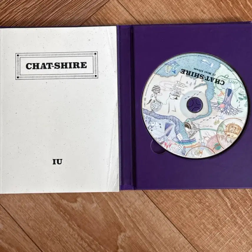 [BUNJANG] IU CHAT-SHIRE Mini 4th Album / 아이유 CHAT-SHIRE 미니 4집 앨범