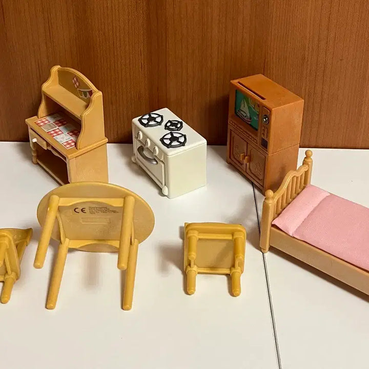 [BUNJANG] Sylvanian Families Kitchen, TV, Bed Furniture Set / 실바니안 주방 티비 침대 가구