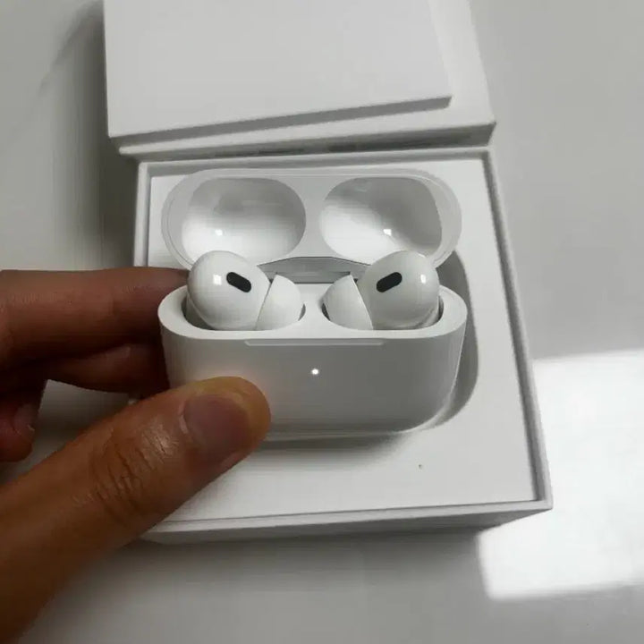 [BUNJANG] Apple AirPods Pro 2nd Generation Full Box / 에어팟프로2 풀박스 , 7일 사용