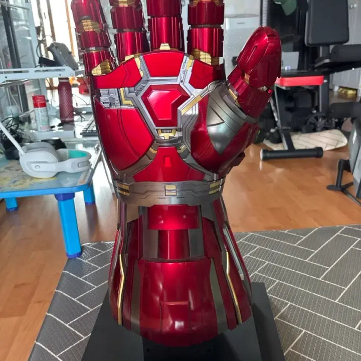 [BUNJANG] Hot Toys Hulk Life-Size Nano Gauntlet Figure / 핫토이 헐크 나노건틀렛 라이프사이즈