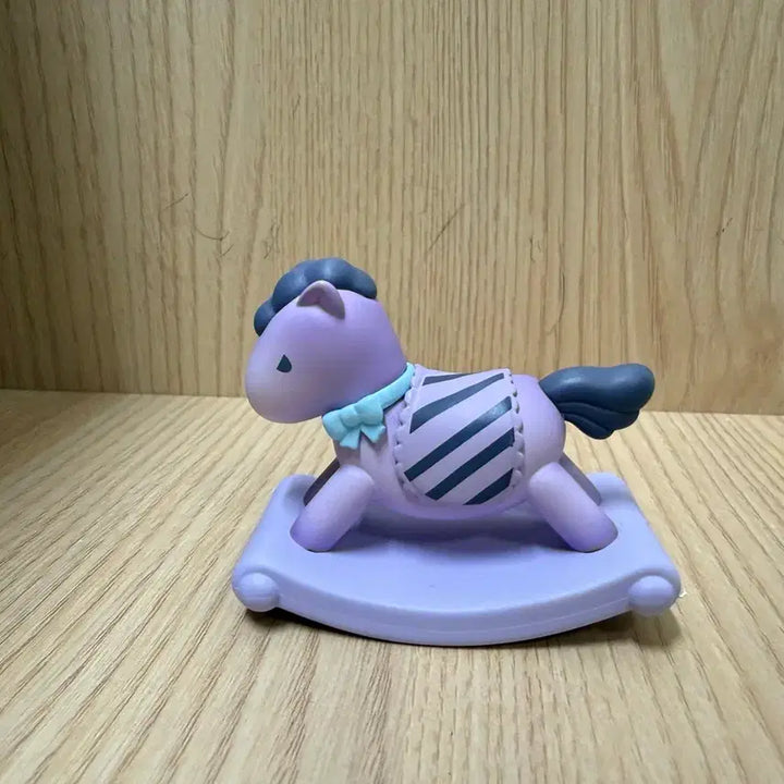 [BUNJANG] Kuromi Rocking Horse Figure / 쿠로미 목마 피규어