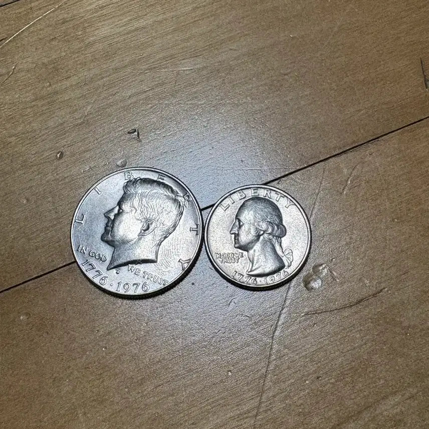 [BUNJANG] 1976 Bicentennial Commemorative Half Dollar and Quarter Coins (Set of 2) / 1976년 200년 기념 주화 2개