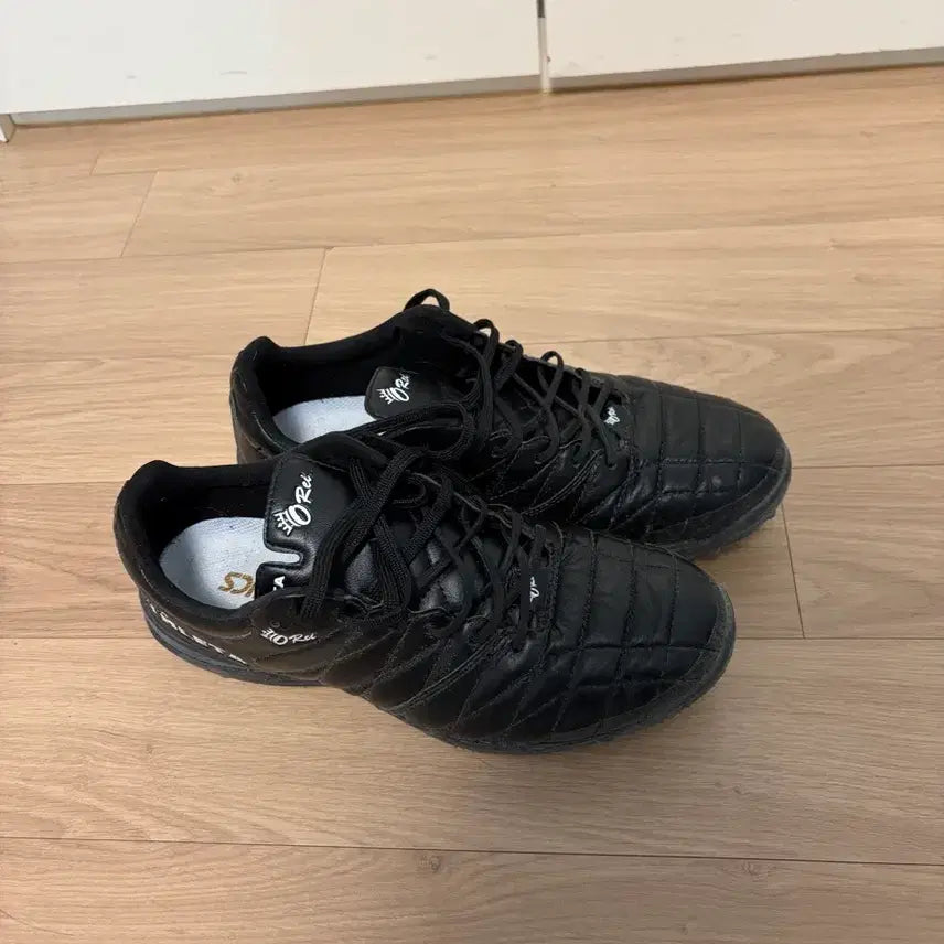[BUNJANG] Athleta Oray A005 Soccer Cleats (Black, Size 250) / 아슬레타 오레이 A005 250