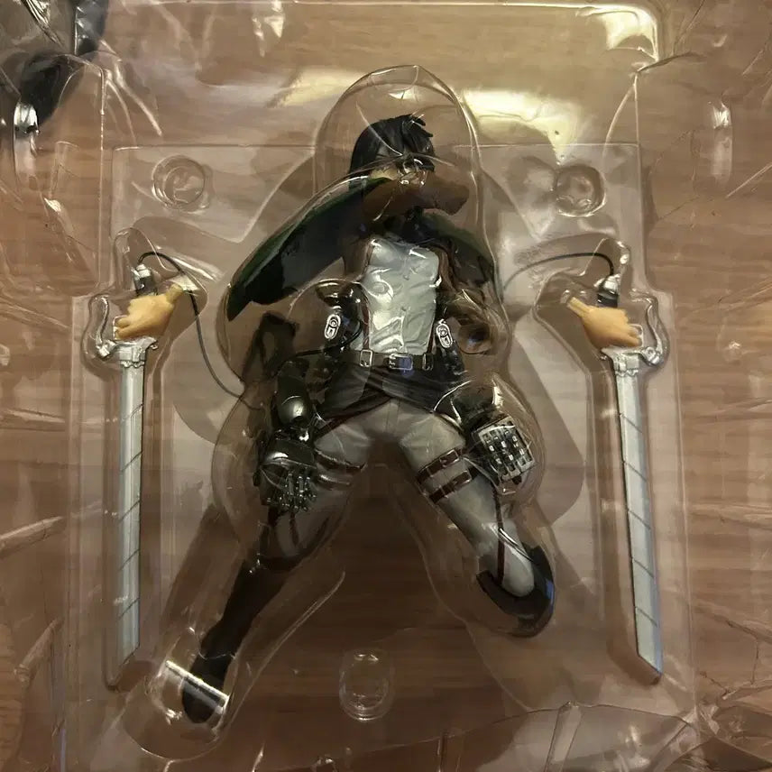 [BUNJANG] Attack on Titan Mikasa Ackerman Figure / 진격의 거인 미카사 피규어