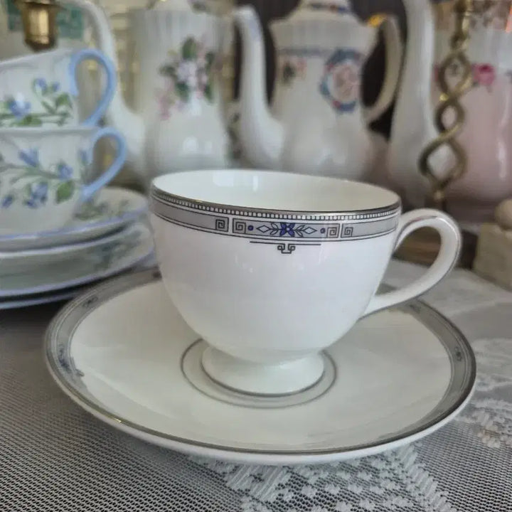 [BUNJANG] Wedgwood Amherst Tea Cup and Saucer Duo Platinum Trim / 웨지우드 애머스트 티잔 듀오