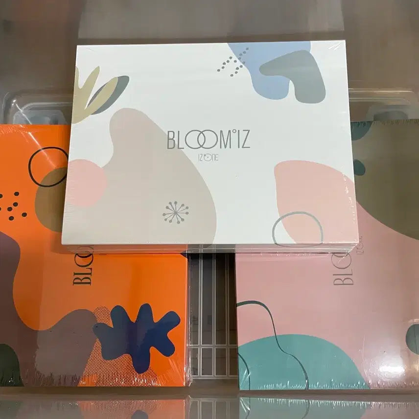 [BUNJANG] IZ*ONE BLOOM*IZ Album 3-Set (Sealed) / 미개봉)아이즈원 블룸아이즈 앨범 3종 세트