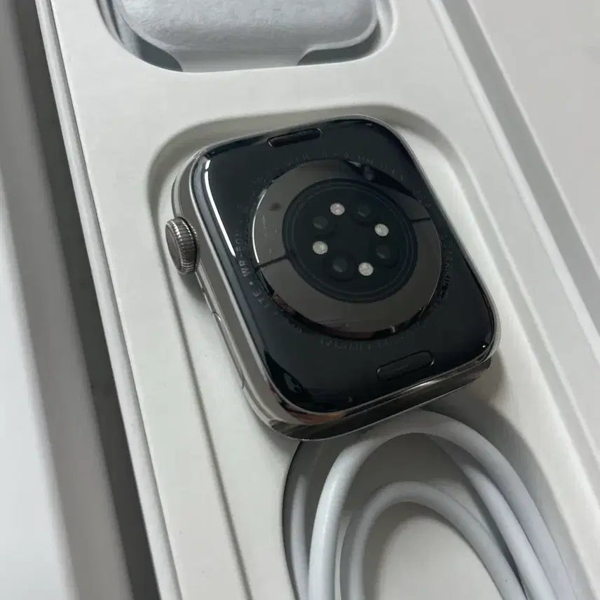 [BUNJANG] Apple Watch Series 8 Stainless Steel 45mm Silver Cellular / 애플워치8스테인리스 45mm 실버 SS급