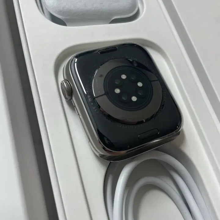 [BUNJANG] Apple Watch Series 8 Stainless Steel 45mm Silver Cellular / 애플워치8스테인리스 45mm 실버 SS급