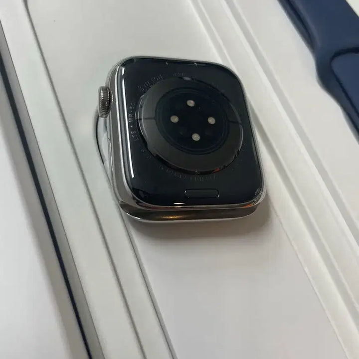 [BUNJANG] Apple Watch Series 8 Stainless Steel 45mm Silver / 애플워치8스테인리스 45mm 실버 SS급