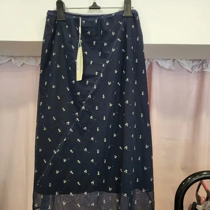 [BUNJANG] Groove Basics Midi Skirt Navy Floral / 그로브베이직스커트