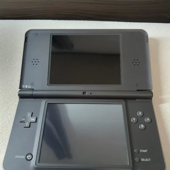 [BUNJANG] Nintendo DSi LL Console with Built-in U-GO-GO Memo + Charging Cable / 닌텐도 DSi LL(우고메모 내장)+충전케이블