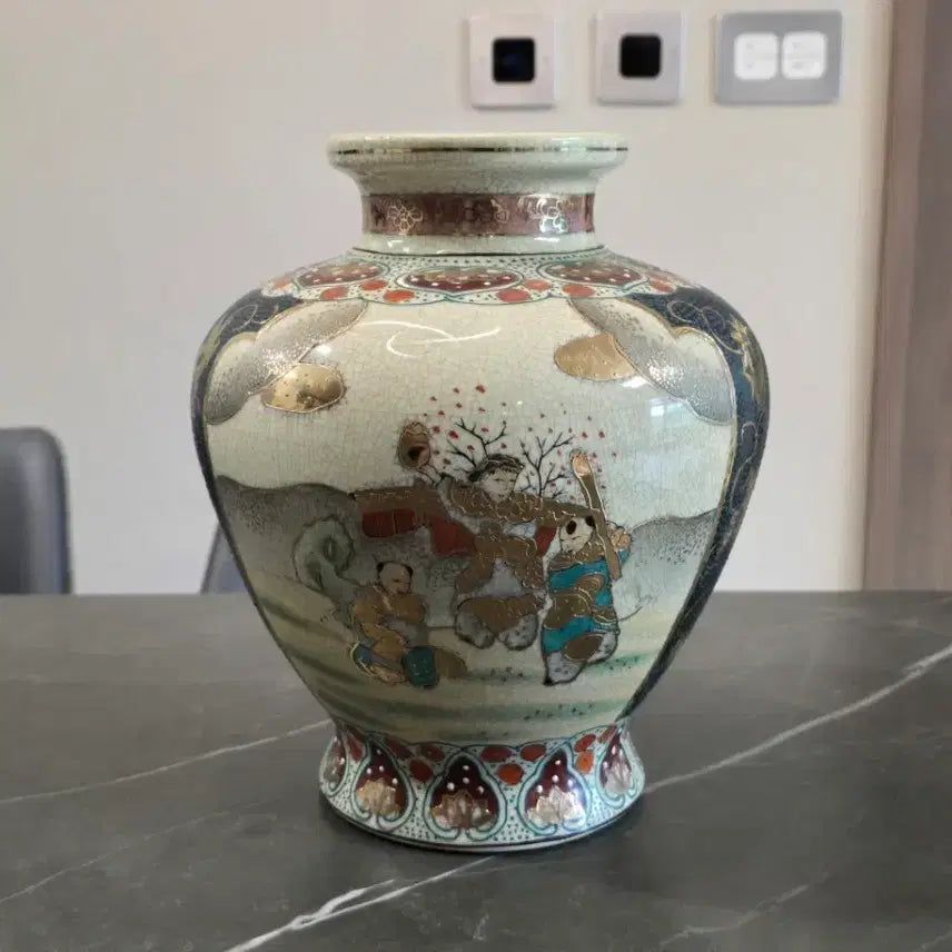 [BUNJANG] Japanese Satsuma Gold Decorated Ceramic Vase 30cm / 일본 사쓰마 (Satsuma) 금채 도자기 화병 30cm