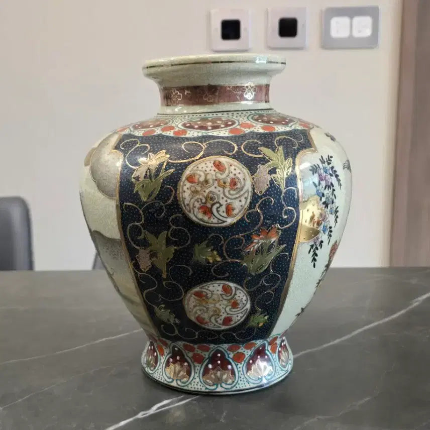 [BUNJANG] Japanese Satsuma Gold Decorated Ceramic Vase 30cm / 일본 사쓰마 (Satsuma) 금채 도자기 화병 30cm