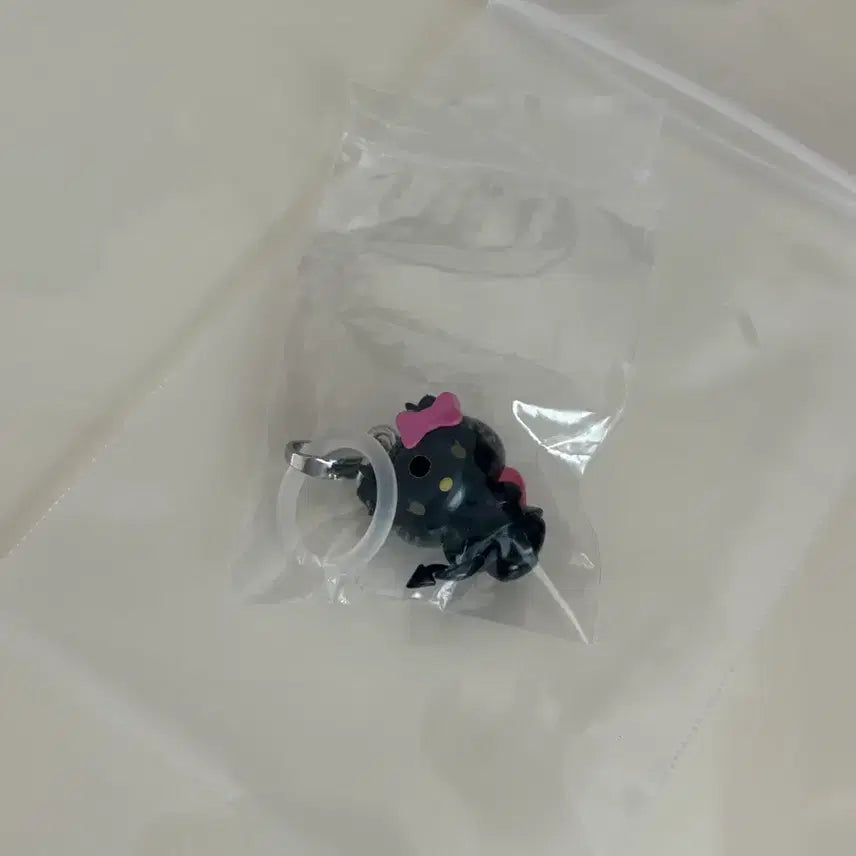 [SOLD OUT] 헬로키티 메지루시 악마