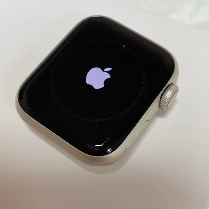 [BUNJANG] Apple Watch SE 2nd Gen 40mm Cellular Starlight (90% Battery) / 애플워치 se2 40mm 셀룰러 스타라이트 90%