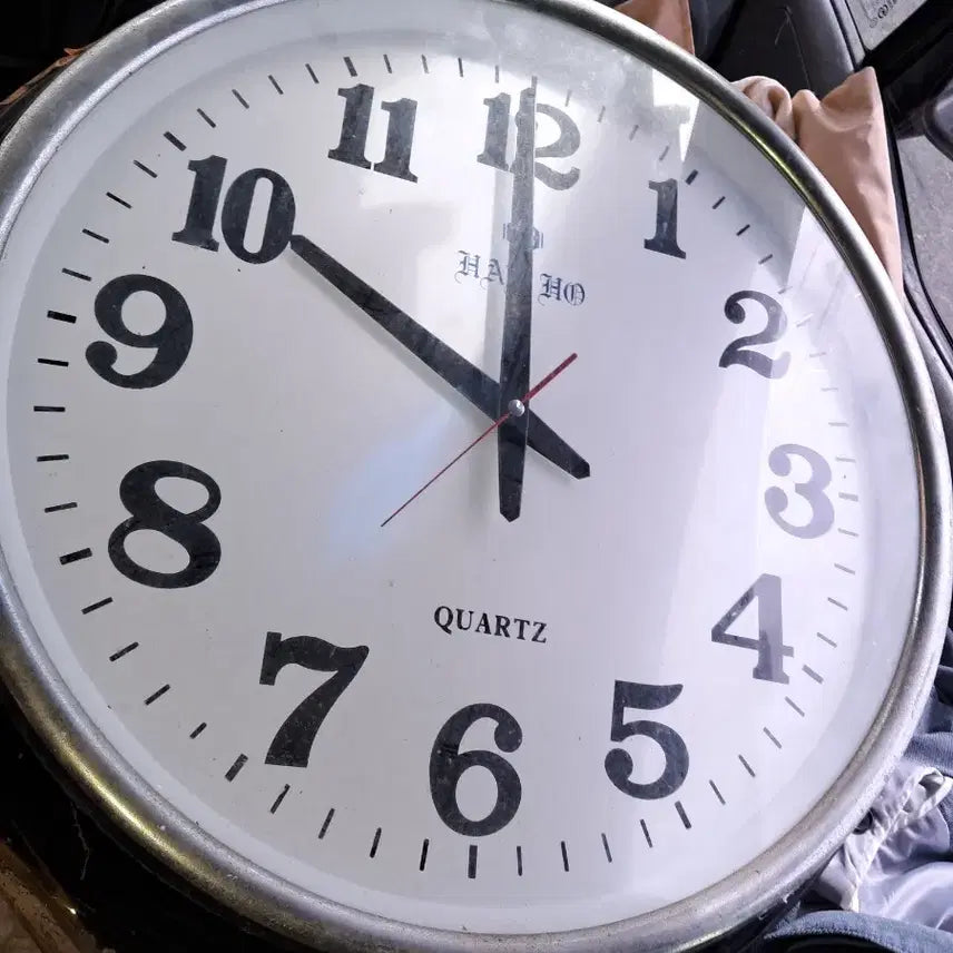 [SOLD OUT] 빈티지골동품철제벽시계 폭45전후크기실배터리1개형