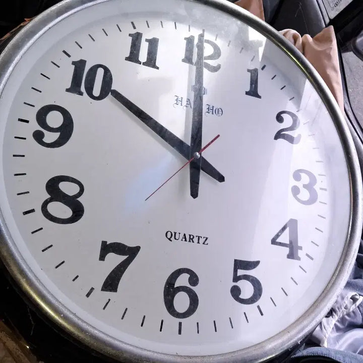 [SOLD OUT] 빈티지골동품철제벽시계 폭45전후크기실배터리1개형