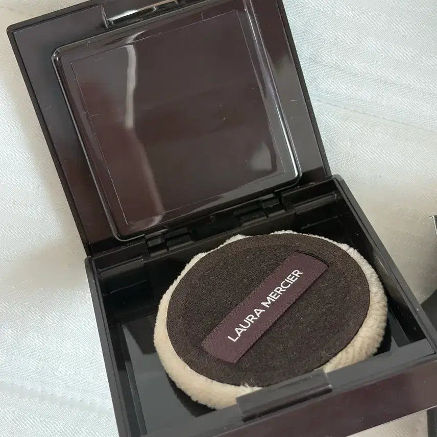 [BUNJANG] Laura Mercier Translucent Pressed Setting Powder 9g / 로라 메르시에 트랜스루센트 프레스드 세팅 파우더 9g