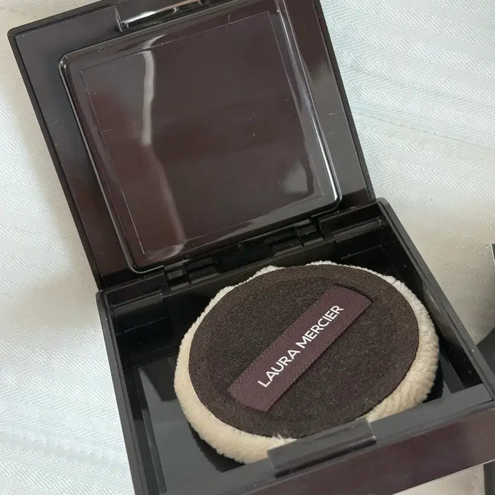 [BUNJANG] Laura Mercier Translucent Pressed Setting Powder 9g / 로라 메르시에 트랜스루센트 프레스드 세팅 파우더 9g