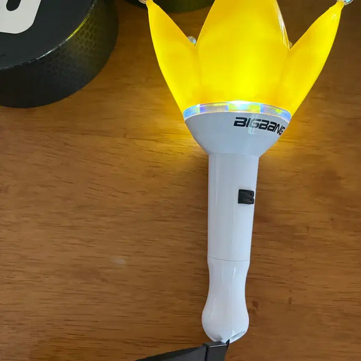[BUNJANG] BIGBANG Official Lightstick White / 빅뱅 공식 응원봉 화이트
