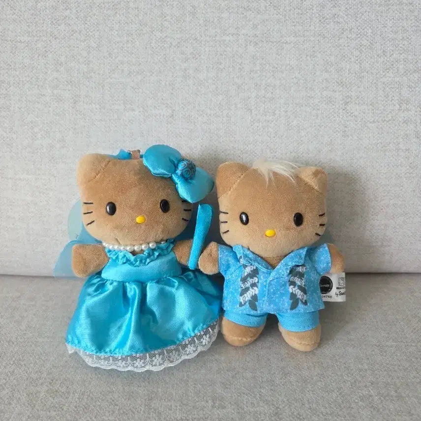 [SOLD OUT] (새상품)(일괄) 산리오 헬로키티 하와이 카할라호텔 웨딩 커플 인형