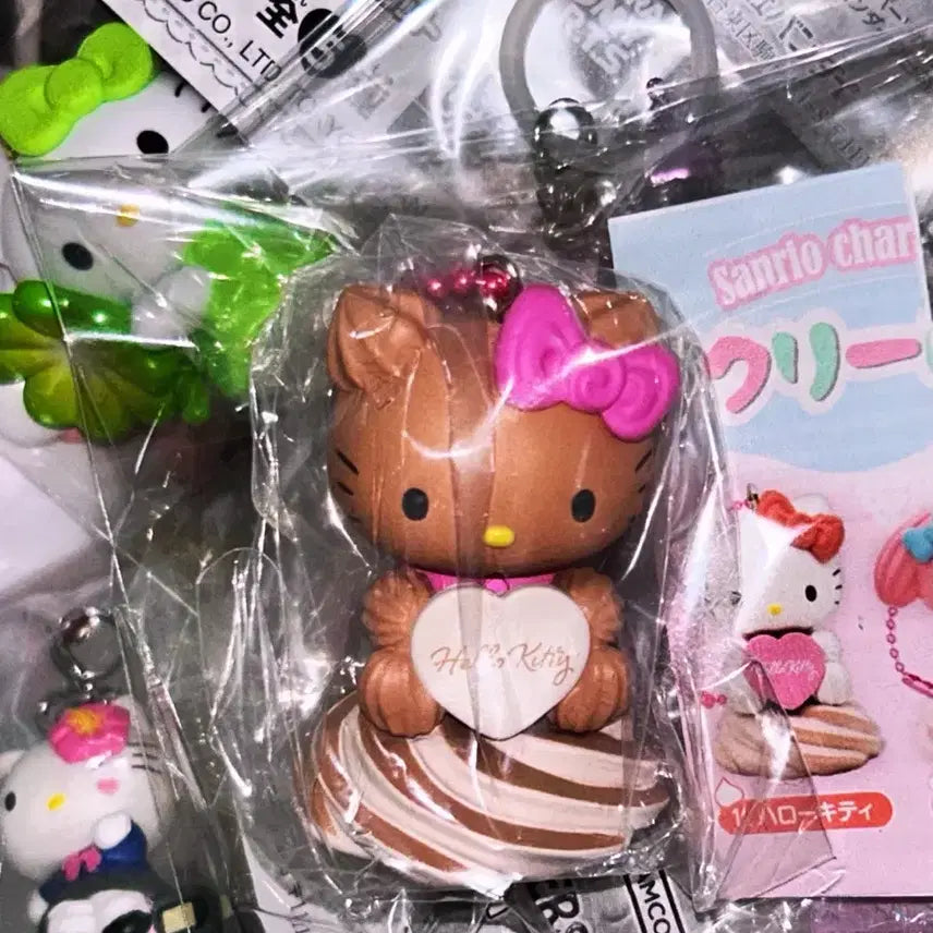 [BUNJANG] Sanrio Whipped Cream Choco Tanning Kitty Gacha (Limited Edition) / [미개봉] C-pla 한정 일본 산리오 휘핑크림 초코  태닝키티 가챠