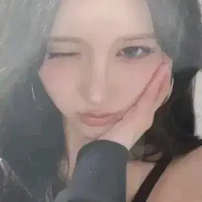 [BUNJANG] IVE (아이브) Love Dive World Tour Limited Edition Gaeul Photocard 2-Set / 아이브 루시드드림 월드투어 한정특전 2장세트 가을Ver.
