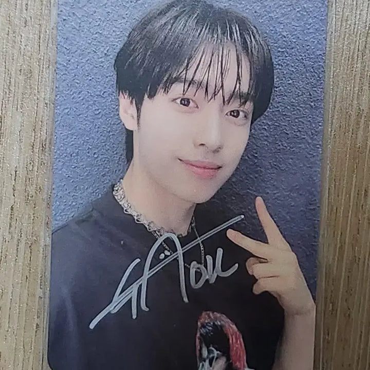 [BUNJANG] Xdinary Heroes Gaon Signed Photocard / 엑디즈 가온 친필 싸인 포카