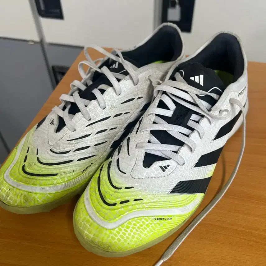 [BUNJANG] Adidas Predator Pro TF Football Boots Cloud White Core Black / 아디다스 프레데터 프로 TF 클라우드 화이트 코어 블랙(280)