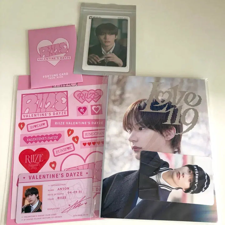 [BUNJANG] RIIZE Anton Love 119 Postcard Book, Photocard + Valentine Set / 라이즈 앤톤 love119 엽서북, 포카 + 발렌타인 세트 미개봉