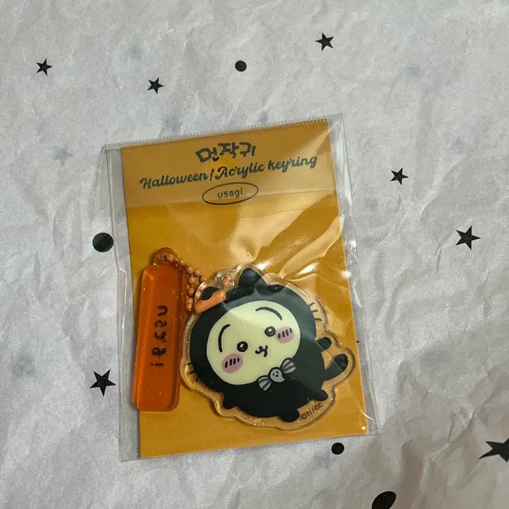 [BUNJANG] Chiikawa Halloween Cat Acrylic Keychain Usagi / 치이카와 할로윈 고양이 아크릴 키링 우사기