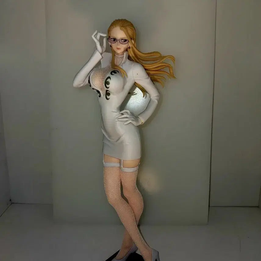 [BUNJANG] One Piece Glitter &amp; Glamours Kalifa Figure (White) / 원피스 글리터 앤 글래머스 G&amp;G 칼리파 반프레스토 화이트