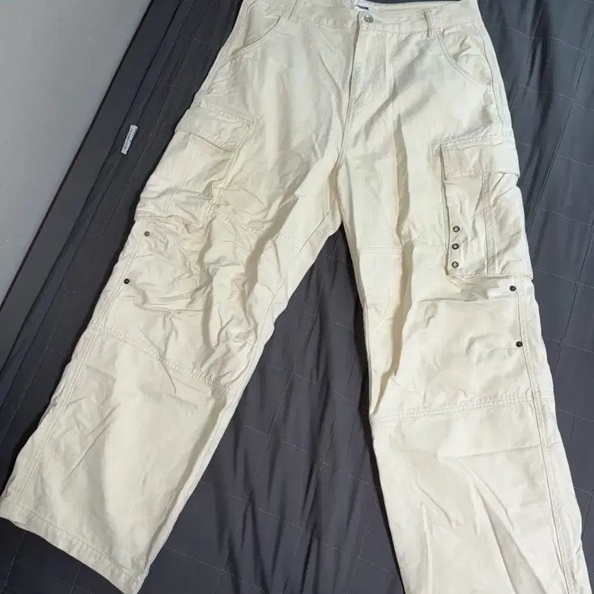 [BUNJANG] Ivory Cargo Pants / 아이보리 카고팬츠