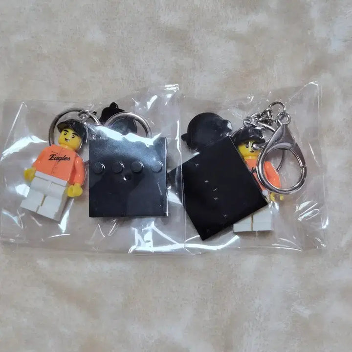 [BUNJANG] Hanwha Eagles Ryu Hyun Jin &amp; Um Sang Baek Lego Keychain Bundle Set / 한화이글스 레고키링 류현진 엄상백 일괄 판매합니다