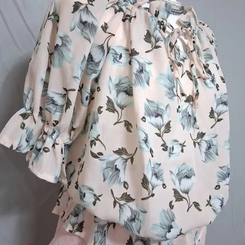 [BUNJANG] Floral Chiffon Blouse &amp; Pink Denim Pants Set / 2개일괄 플로럴 쉬폰 블라우스 &amp; 핑크 데님 팬츠 세트