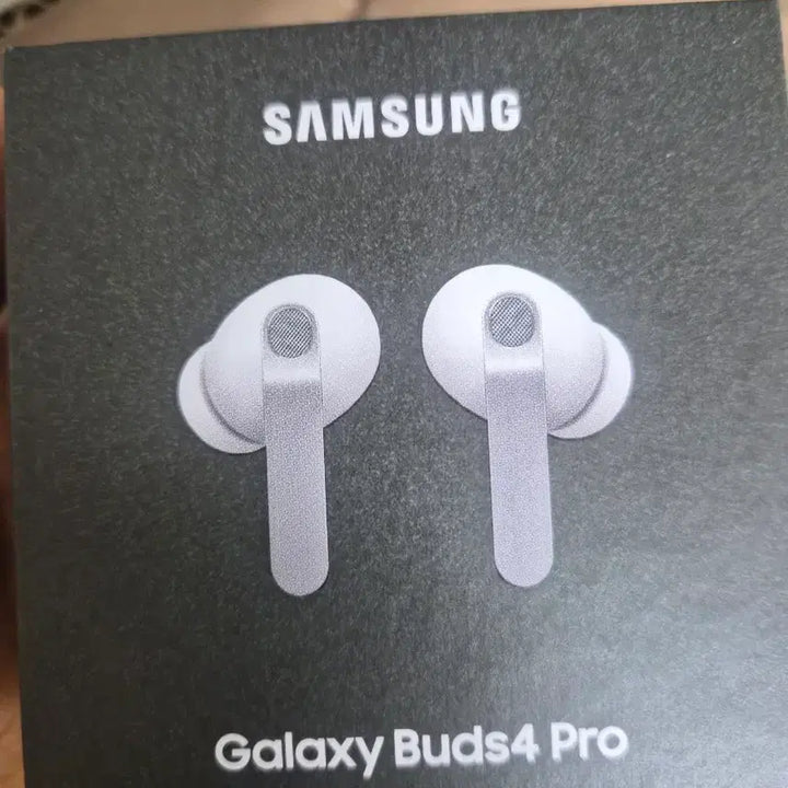 [BUNJANG] Samsung Galaxy Buds4 Pro White / [미개봉새상품]삼성 갤럭시 버즈4 프로 화이트