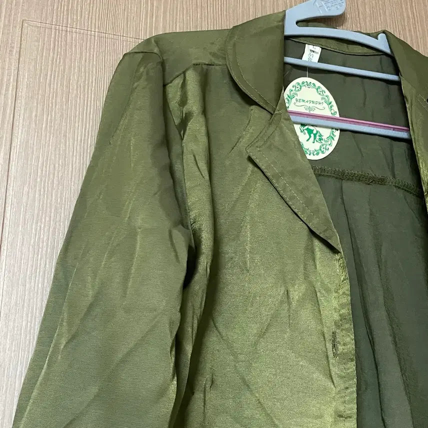 [SOLD OUT] 카키 올리브 새틴 소재 셔츠 블라우스