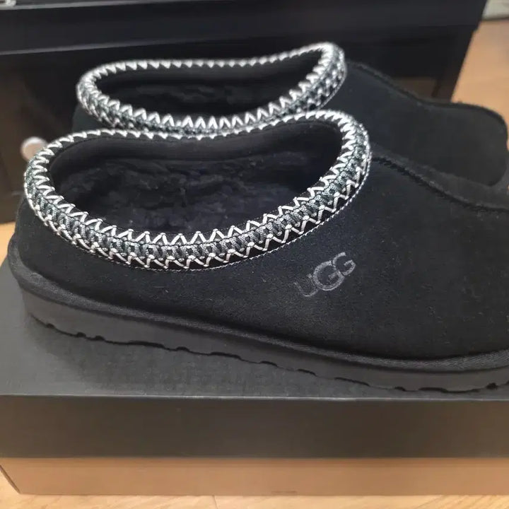 [SOLD OUT] 어그 타스만  블랙 280