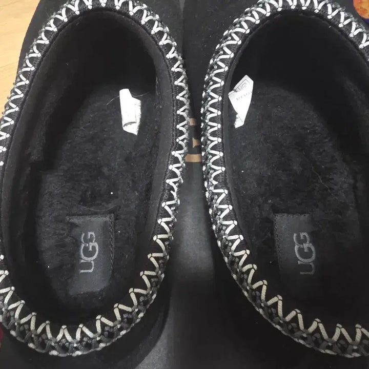 [SOLD OUT] 어그 타스만  블랙 280
