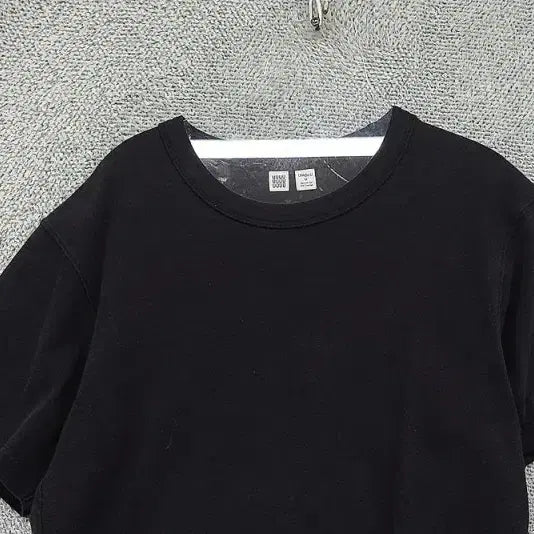 [SOLD OUT] 유니클로 블랙 반팔티 M