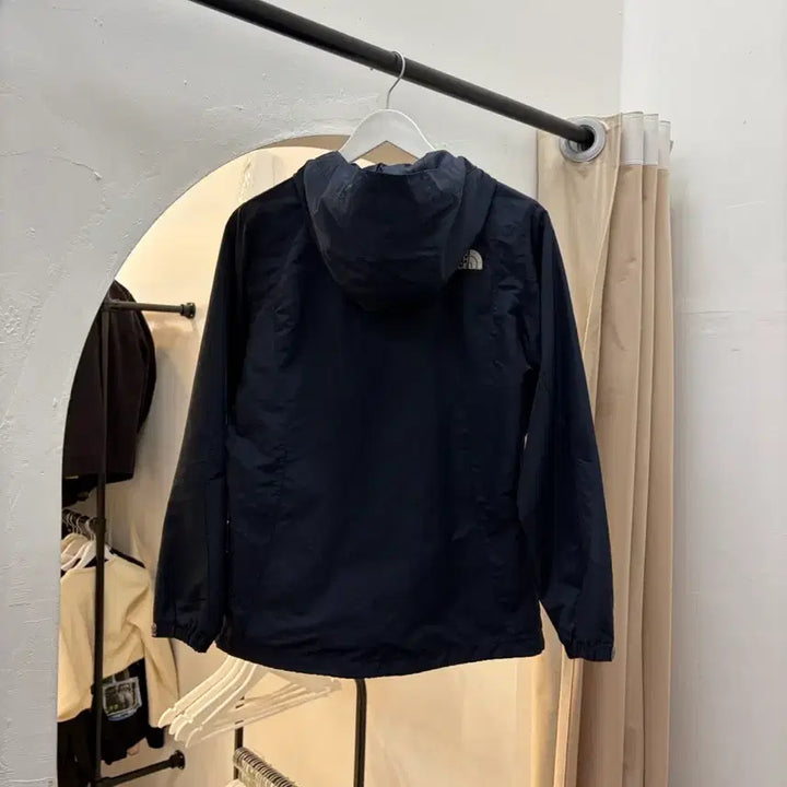 [SOLD OUT] 노스페이스 스몰로고 네이비 바람막이